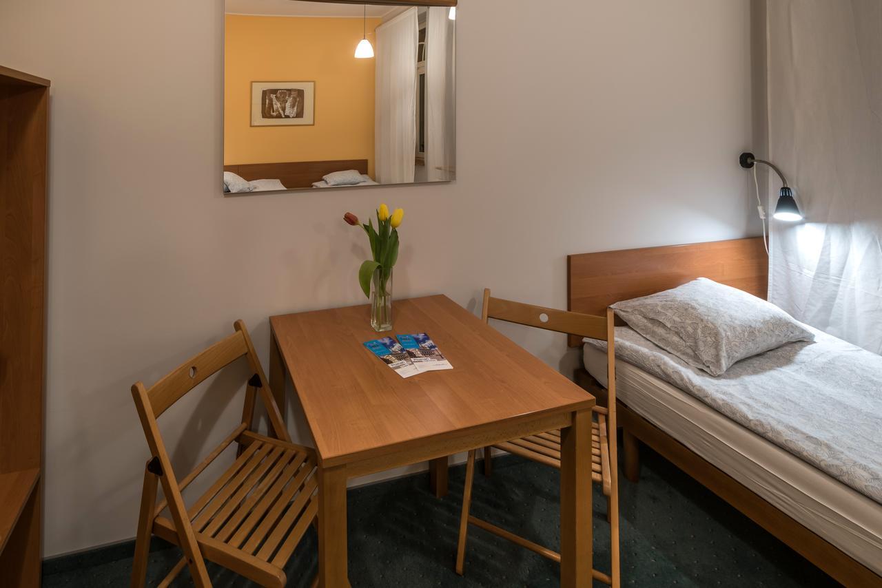 Hill Bed & Breakfast 2*
